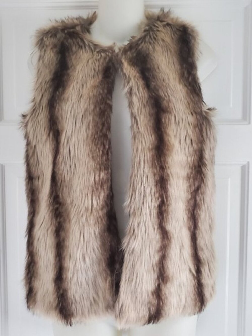 GLAMSIA, Faux Fur Vest - Small